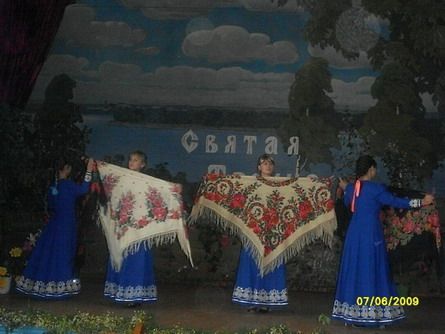 Танец с платками в исполнении  хореографического ансамбля "Вдохновение"