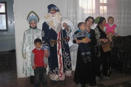 Дед Мороз и Снегурочка в гостях у семьи Сенченко