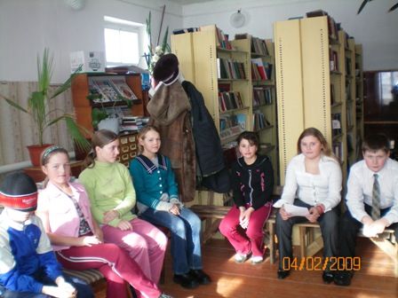 Детское объединение "Огонёк" на устном журнале в библиотеке АКСК